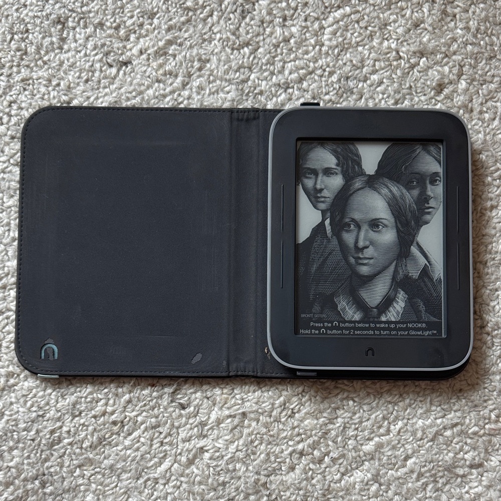 Barnes & Noble Nook eReader with Black Cover
